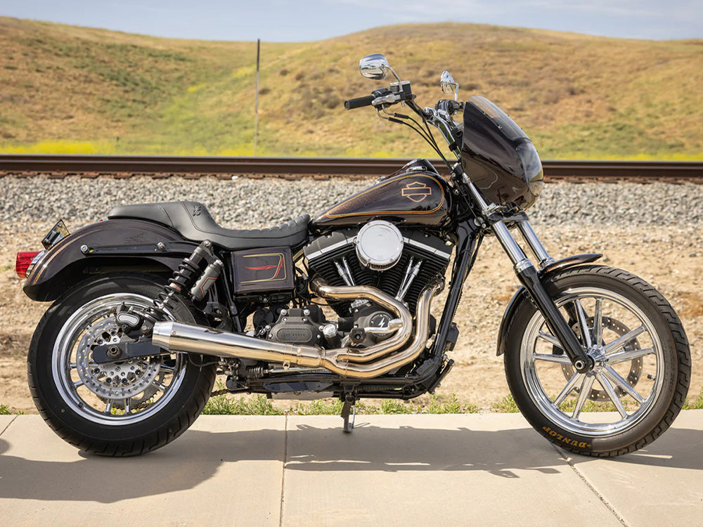 Thrashin X Saddlemen Step-Up Tuck & Roll Dual Seat. Dyna 2006-2017 – Saddlemen Seats