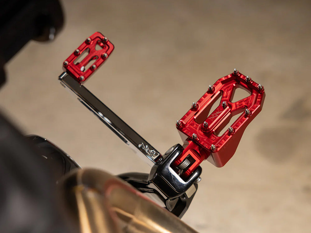 Thrashin Aggressor Footpegs – H-D Male Mount