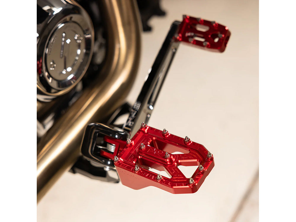 Thrashin Aggressor Footpegs – Softail 2018-Up