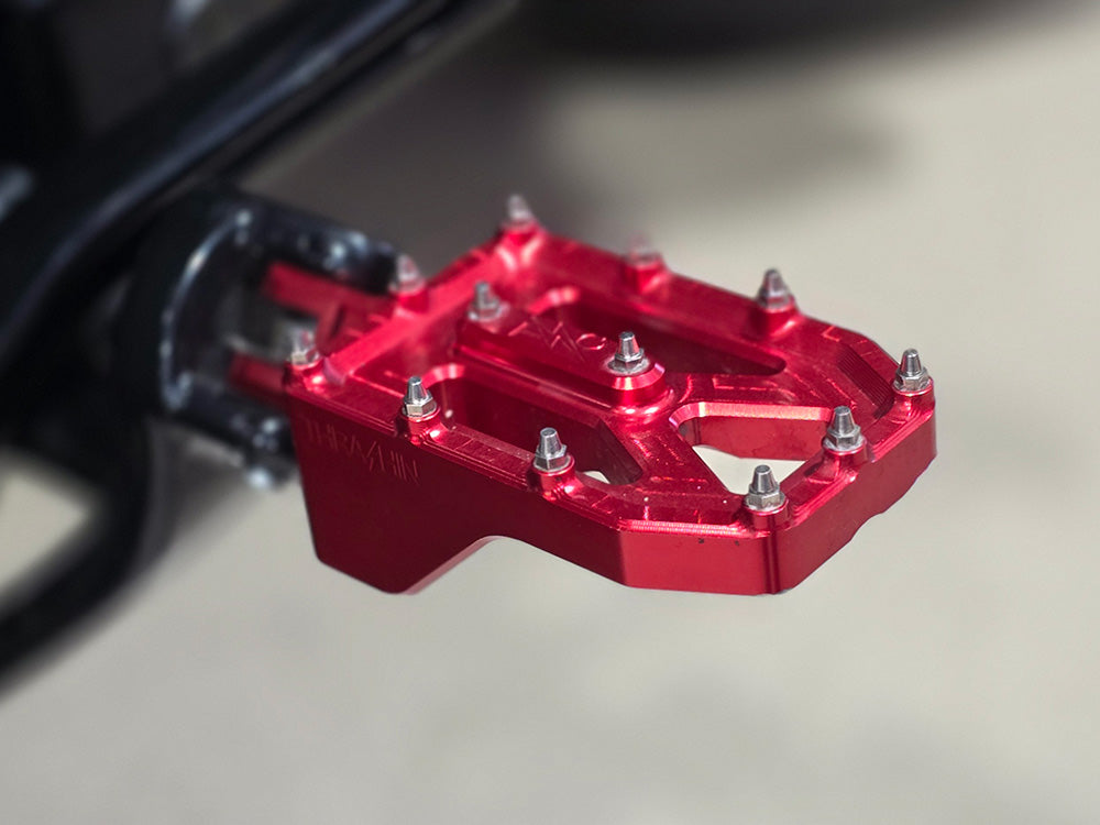 Thrashin Aggressor Footpegs – Softail 2018-Up