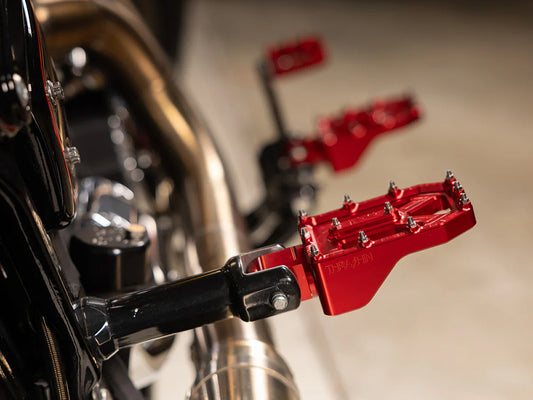 Thrashin Aggressor Footpegs – Softail 2018-Up