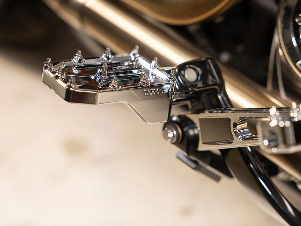 Thrashin Aggressor Footpegs – H-D Male Mount