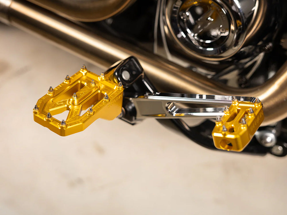 Thrashin Aggressor Footpegs – H-D Male Mount