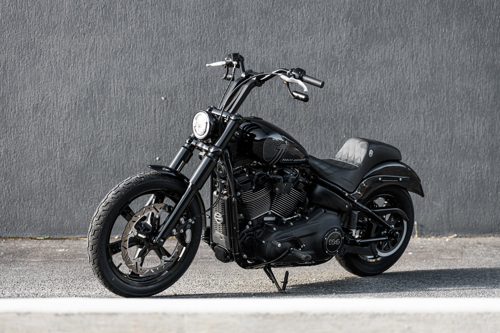 SOLD: Harley-Davidson Black Street Bob (M8)