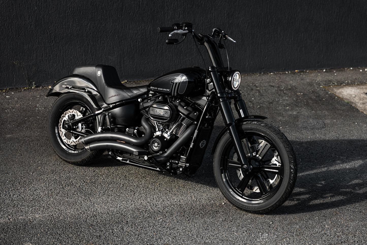 SOLD: Harley-Davidson Black Street Bob (M8)