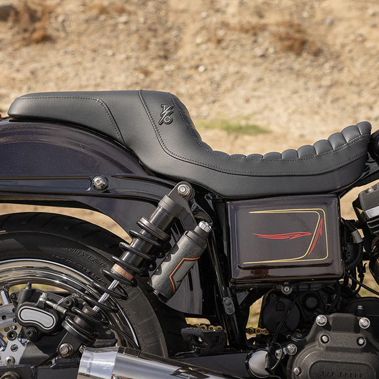 Thrashin X Saddlemen Step-Up Tuck & Roll Dual Seat. Dyna 2006-2017 – Saddlemen Seats